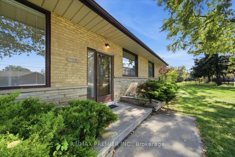 Photo 5 at 1 Gram Street, Maple, Vaughan