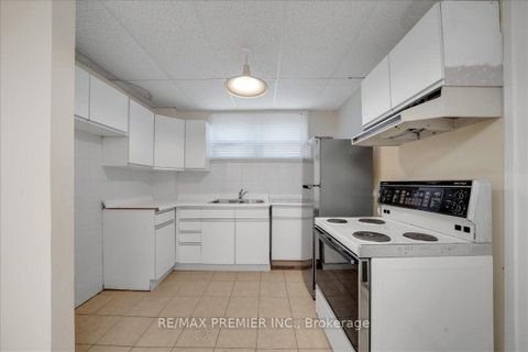 Photo 26 at 1 Gram Street, Maple, Vaughan