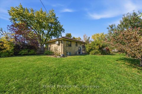 Photo 37 at 1 Gram Street, Maple, Vaughan