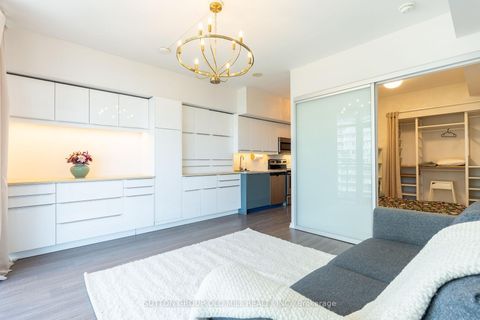 Photo 10 at 812 - 105 The Queensway, Swansea, Toronto