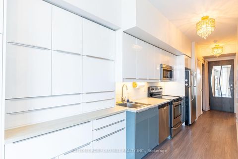 Photo 14 at 812 - 105 The Queensway, Swansea, Toronto
