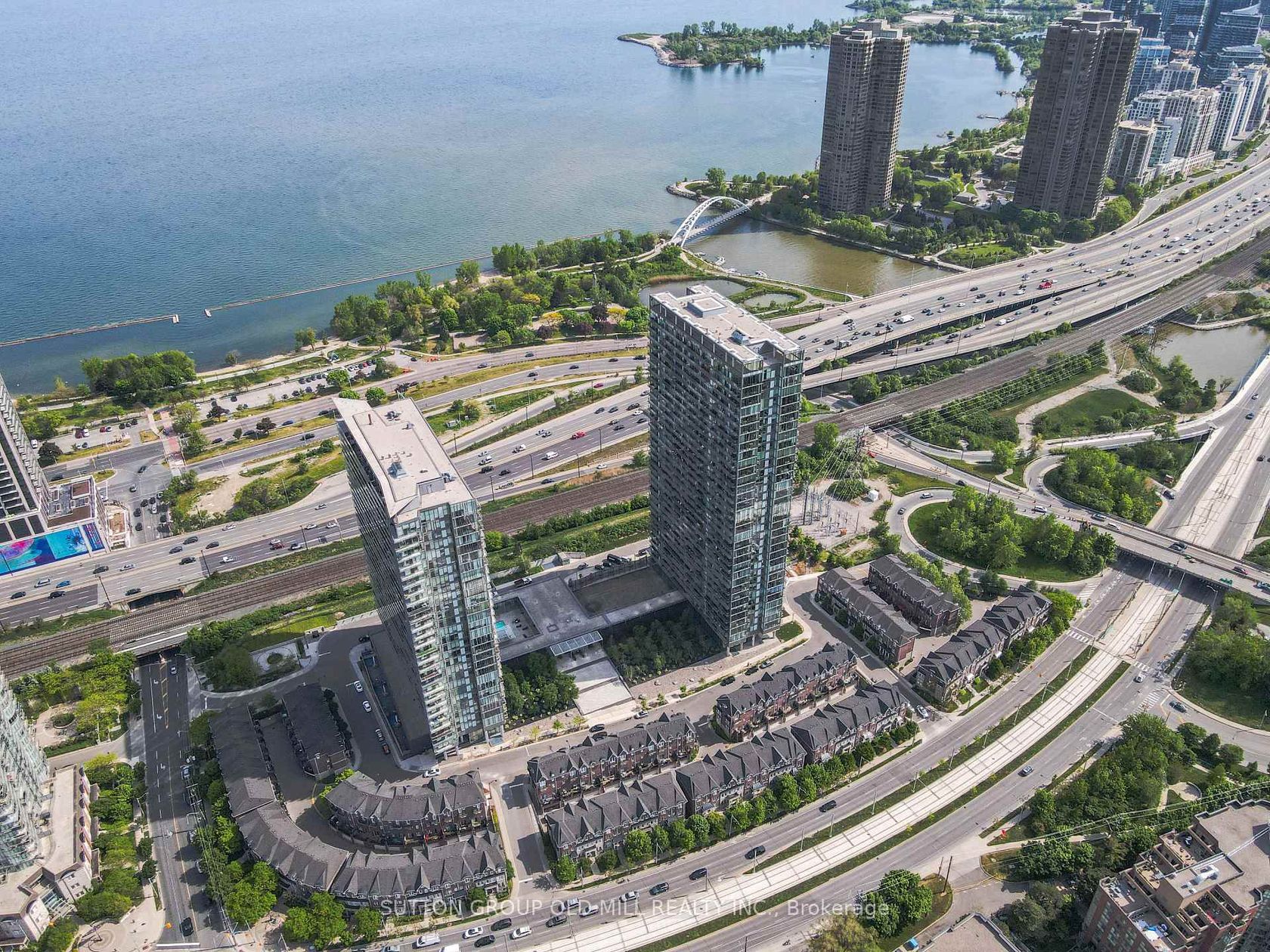 812 - 105 The Queensway, Swansea, Toronto 