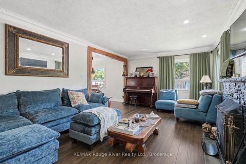 Photo 2 at 42 Anson Avenue, Cliffcrest, Toronto
