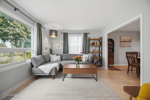 Photo 10 at 8 Smith Crescent, Queensway, Toronto