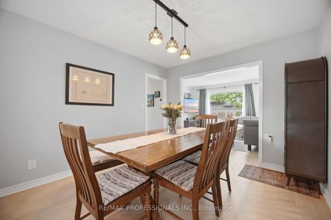 Photo 12 at 8 Smith Crescent, Queensway, Toronto