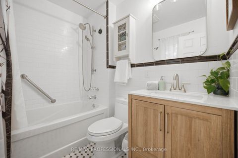 Photo 15 at 8 Smith Crescent, Queensway, Toronto