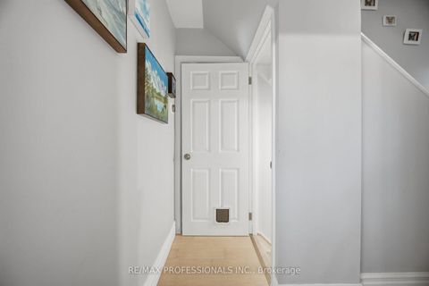 Photo 23 at 8 Smith Crescent, Queensway, Toronto