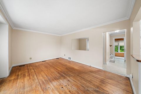 Photo 2 at 27 Sunray Crescent, CFB, Toronto