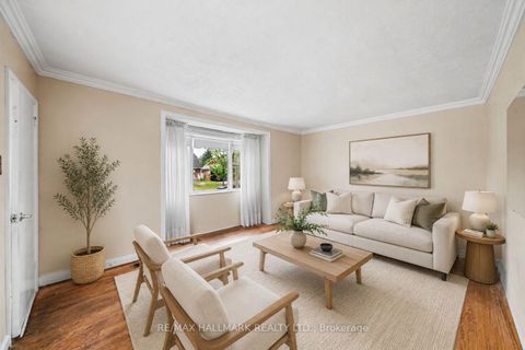 Photo 3 at 27 Sunray Crescent, CFB, Toronto