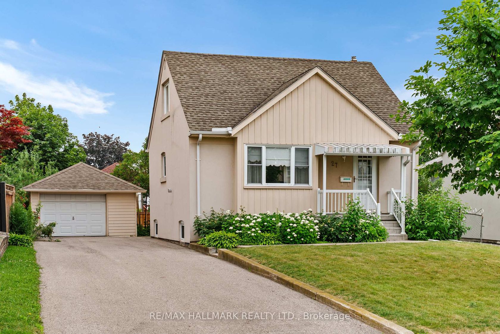 27 Sunray Crescent, CFB, Toronto 