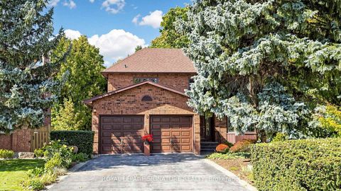 Photo 1 at 8 Royal Garden Boulevard, East Woodbridge, Vaughan
