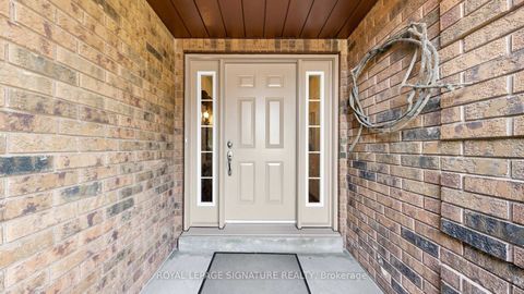 Photo 2 at 8 Royal Garden Boulevard, East Woodbridge, Vaughan