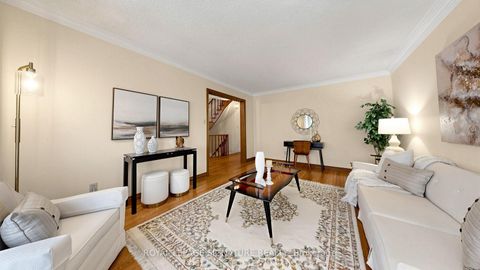 Photo 5 at 8 Royal Garden Boulevard, East Woodbridge, Vaughan