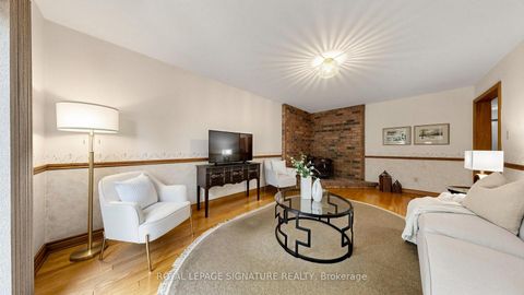 Photo 8 at 8 Royal Garden Boulevard, East Woodbridge, Vaughan