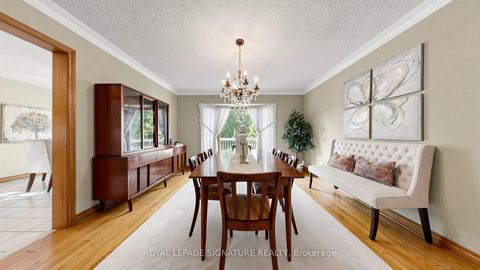 Photo 10 at 8 Royal Garden Boulevard, East Woodbridge, Vaughan
