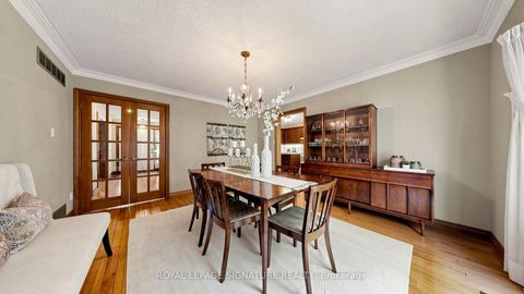 Photo 11 at 8 Royal Garden Boulevard, East Woodbridge, Vaughan