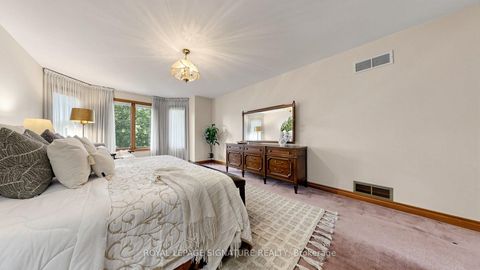 Photo 20 at 8 Royal Garden Boulevard, East Woodbridge, Vaughan