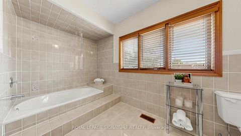 Photo 23 at 8 Royal Garden Boulevard, East Woodbridge, Vaughan