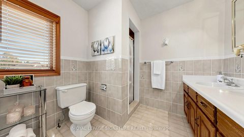 Photo 24 at 8 Royal Garden Boulevard, East Woodbridge, Vaughan