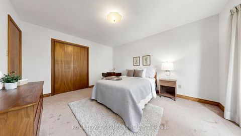 Photo 29 at 8 Royal Garden Boulevard, East Woodbridge, Vaughan