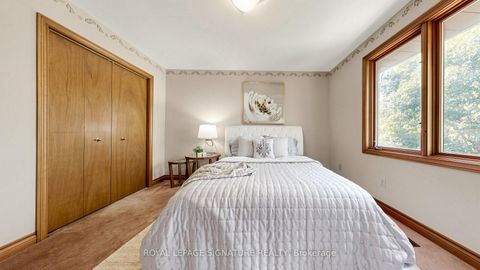 Photo 31 at 8 Royal Garden Boulevard, East Woodbridge, Vaughan