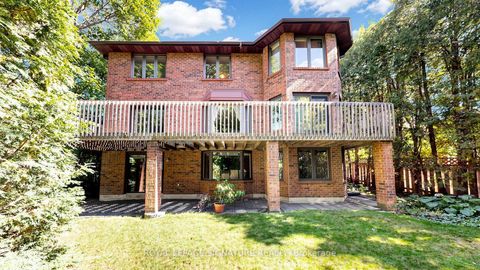 Photo 37 at 8 Royal Garden Boulevard, East Woodbridge, Vaughan