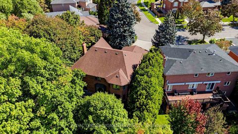 Photo 42 at 8 Royal Garden Boulevard, East Woodbridge, Vaughan