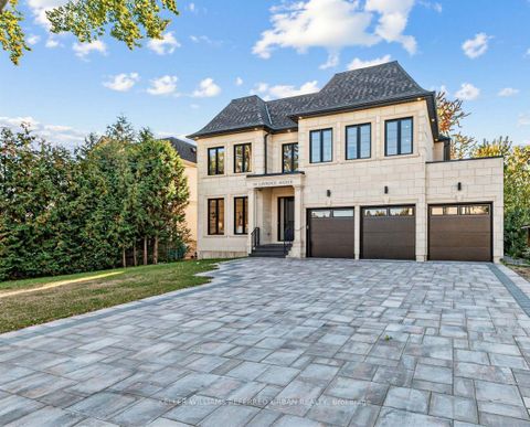 Photo 1 at 160 Lawrence Avenue, Harding, Richmond Hill