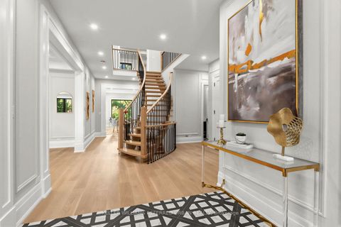Photo 4 at 160 Lawrence Avenue, Harding, Richmond Hill