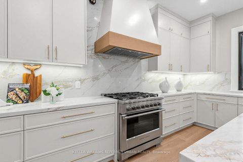 Photo 13 at 160 Lawrence Avenue, Harding, Richmond Hill