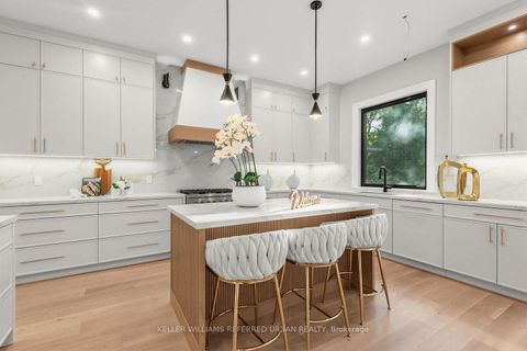 Photo 14 at 160 Lawrence Avenue, Harding, Richmond Hill