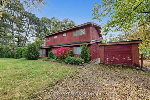 Photo 3 at 2 Welton Street, Maple, Vaughan