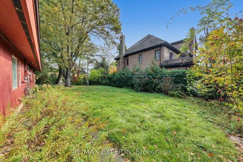 Photo 7 at 2 Welton Street, Maple, Vaughan