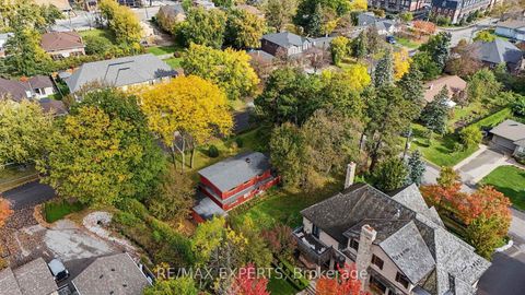 Photo 10 at 2 Welton Street, Maple, Vaughan