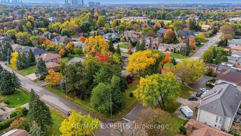 Photo 11 at 2 Welton Street, Maple, Vaughan