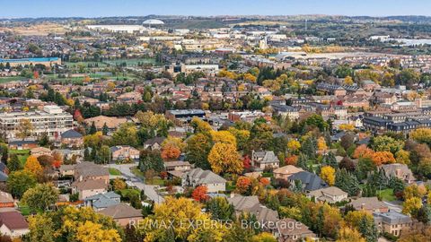 Photo 14 at 2 Welton Street, Maple, Vaughan