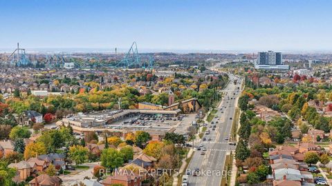 Photo 15 at 2 Welton Street, Maple, Vaughan