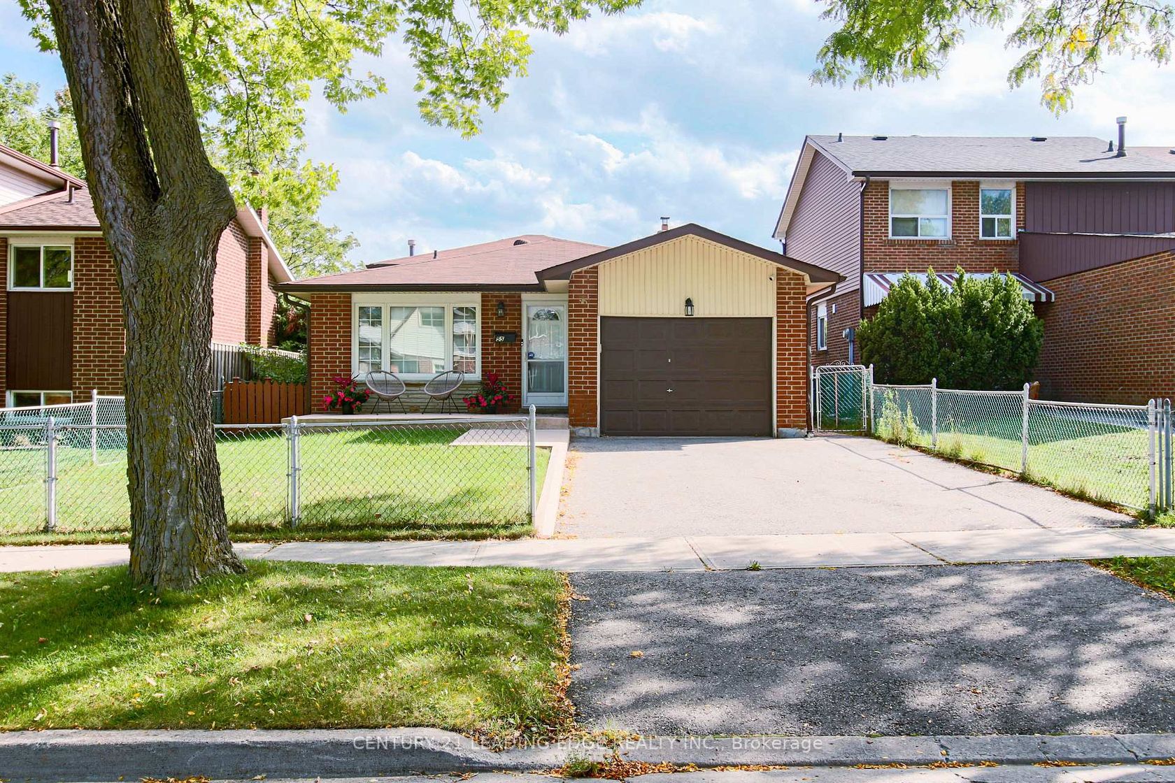 55 Mammoth Hall Trail, Malvern, Toronto 