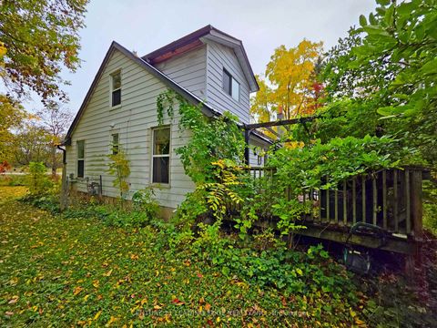 Photo 3 at 31260 Lake Ridge Road, Pefferlaw, Georgina