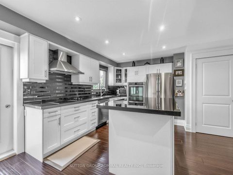 Photo 11 at 18 Riviera Drive, Glen Shields, Vaughan