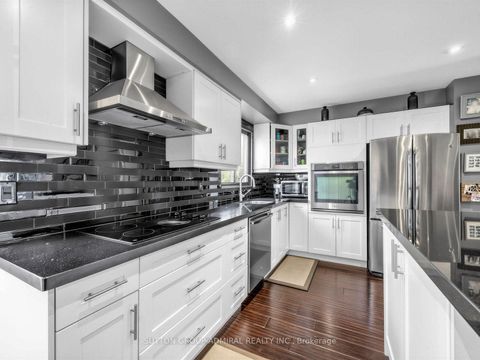 Photo 12 at 18 Riviera Drive, Glen Shields, Vaughan
