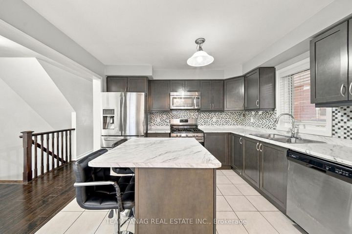 Photo 11 at 230 Remembrance Road, Northwest Brampton, Brampton