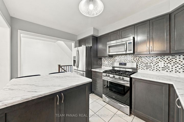 Photo 13 at 230 Remembrance Road, Northwest Brampton, Brampton