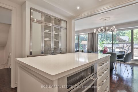 Photo 8 at 101 - 4 Lowther Avenue, Annex, Toronto