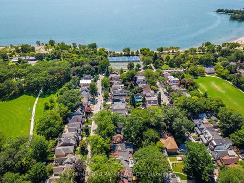 Photo 26 at 55 Waverley Road, The Beaches, Toronto