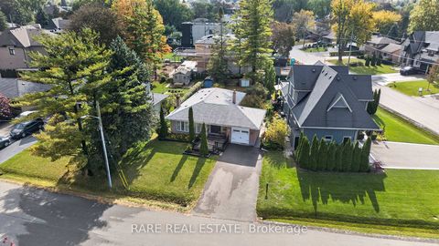 Photo 1 at 29 MALAREN Road, Maple, Vaughan
