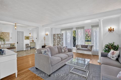 Photo 7 at 29 MALAREN Road, Maple, Vaughan