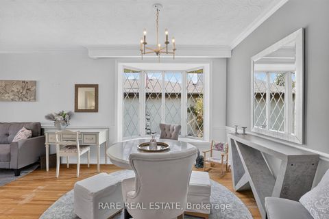 Photo 10 at 29 MALAREN Road, Maple, Vaughan