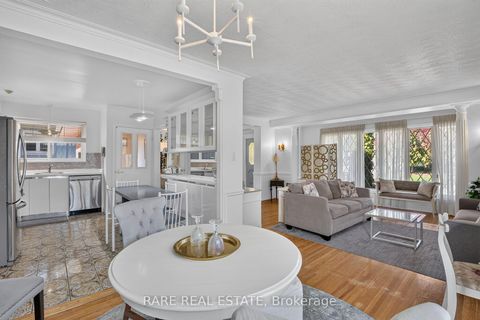 Photo 11 at 29 MALAREN Road, Maple, Vaughan