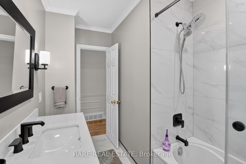 Photo 16 at 29 MALAREN Road, Maple, Vaughan